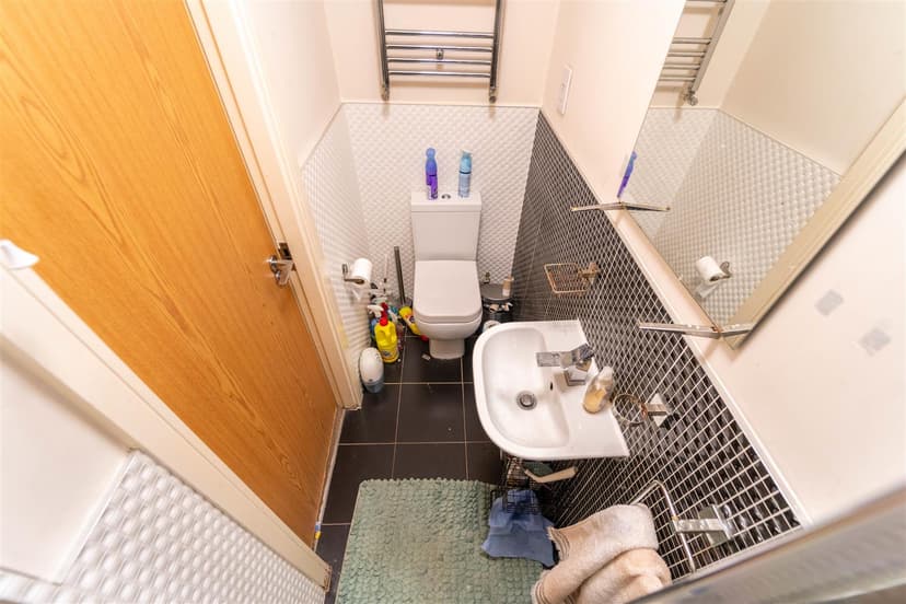 11, Exeter Road - Image 6