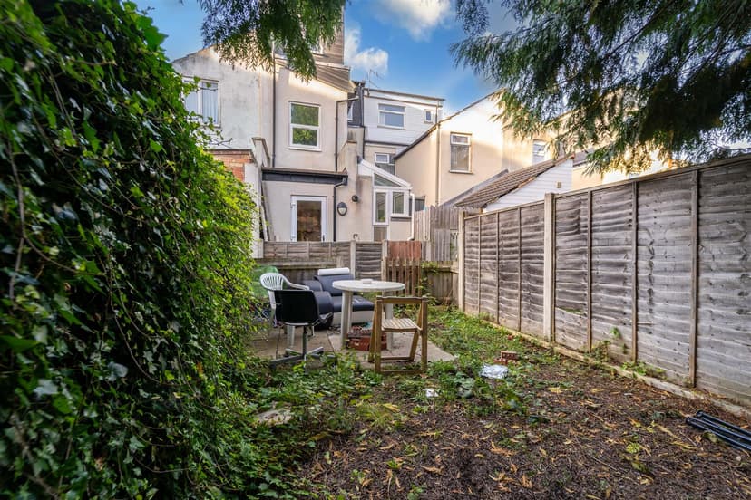 11, Exeter Road - Image 2