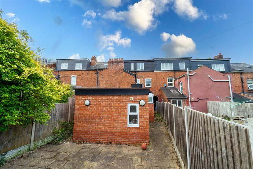 662, Bristol Road - Image 4