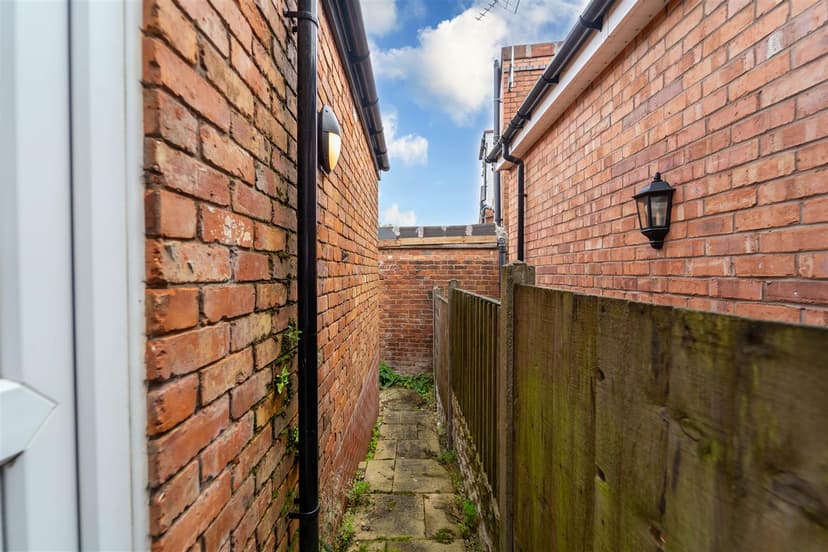 163, Tiverton Road - Image 3