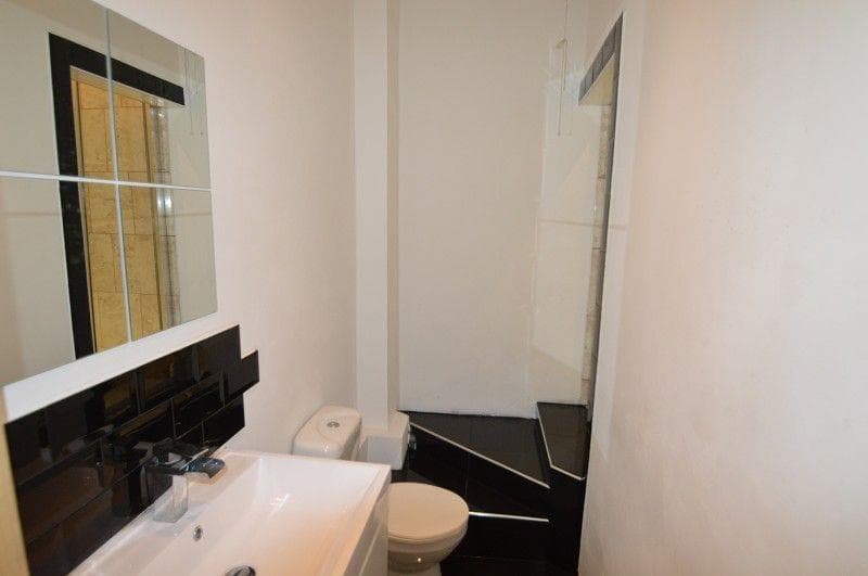 55, Winnie Road - Image 1