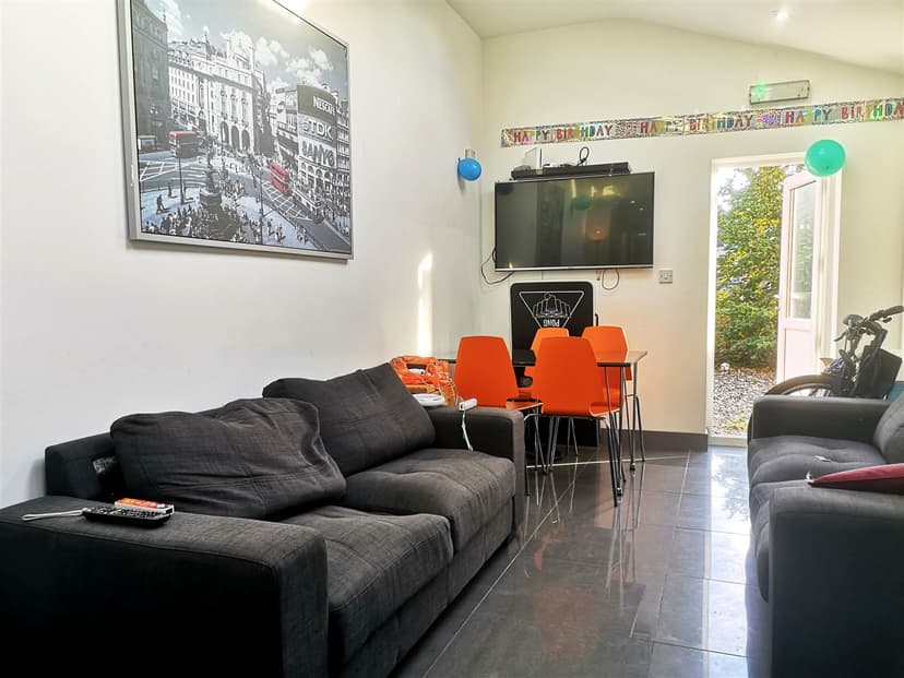 19, Coronation Road - Image 9