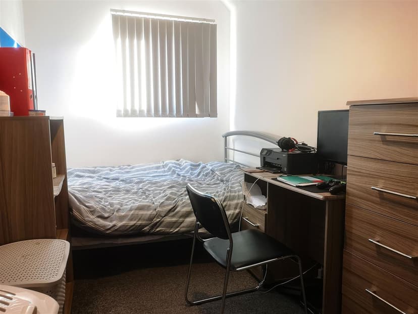 19, Coronation Road - Image 5