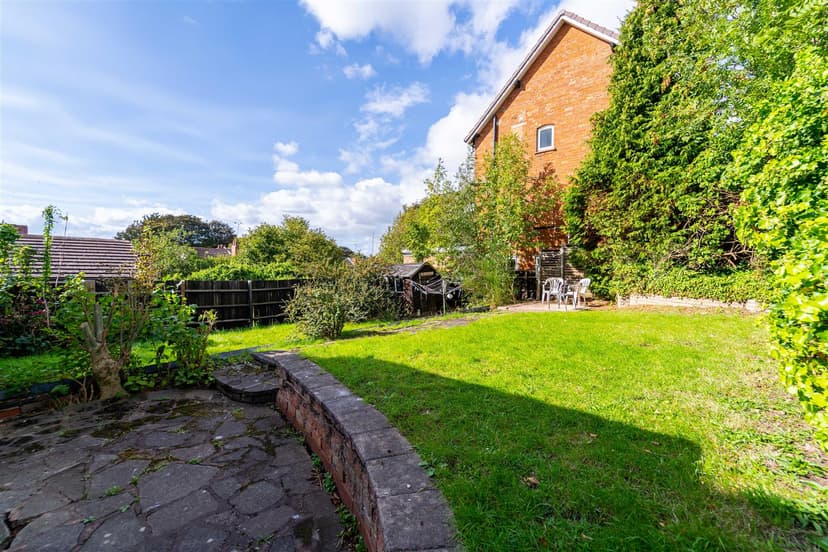 6A, Coronation Road - Image 5