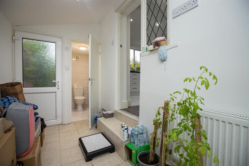 48, Reservoir Road - Image 10