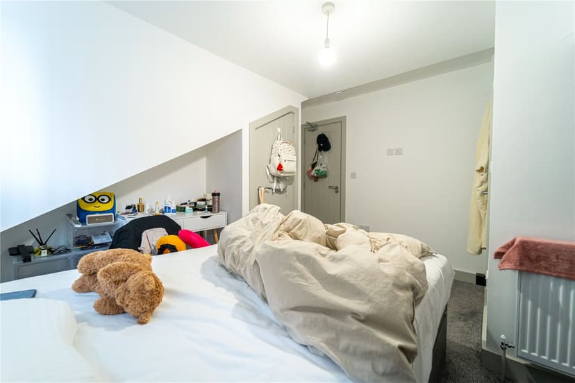 145, Tiverton Road - Image 3