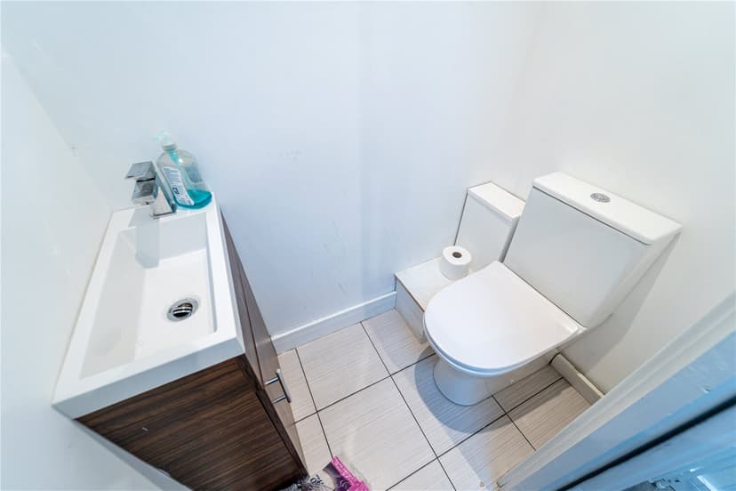 17, Rose Cottages, Hubert Road - Image 6