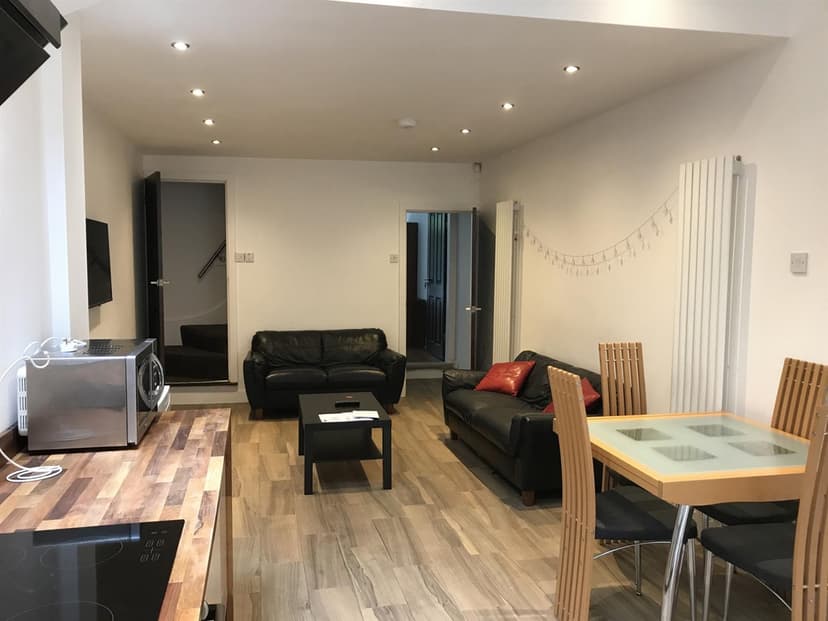 33, Exeter Road - Image 10