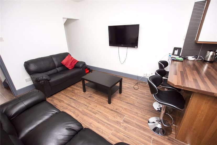 265, Dawlish Road - Image 4