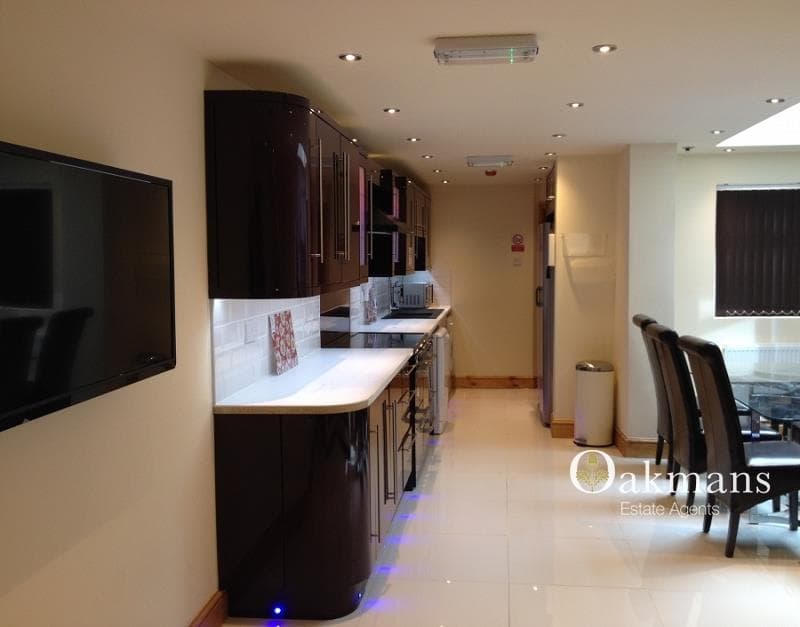 180, Hubert Road - Image 5