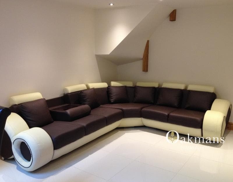 180, Hubert Road - Image 2