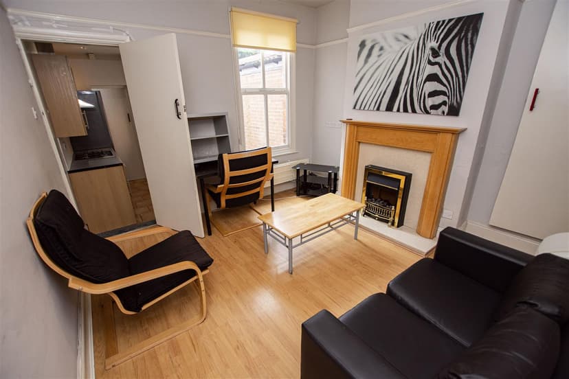 198, Hubert Road - Image 7