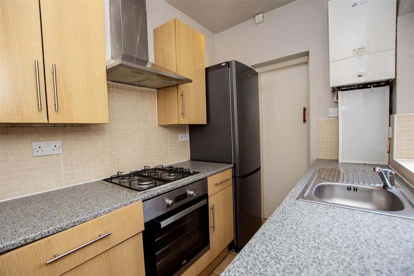 198, Hubert Road - Image 6