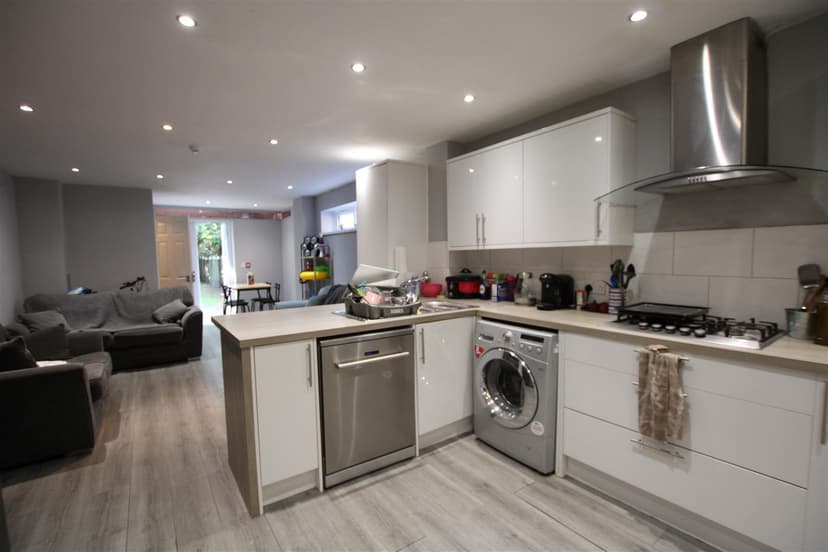 240, Heeley Road - Image 11