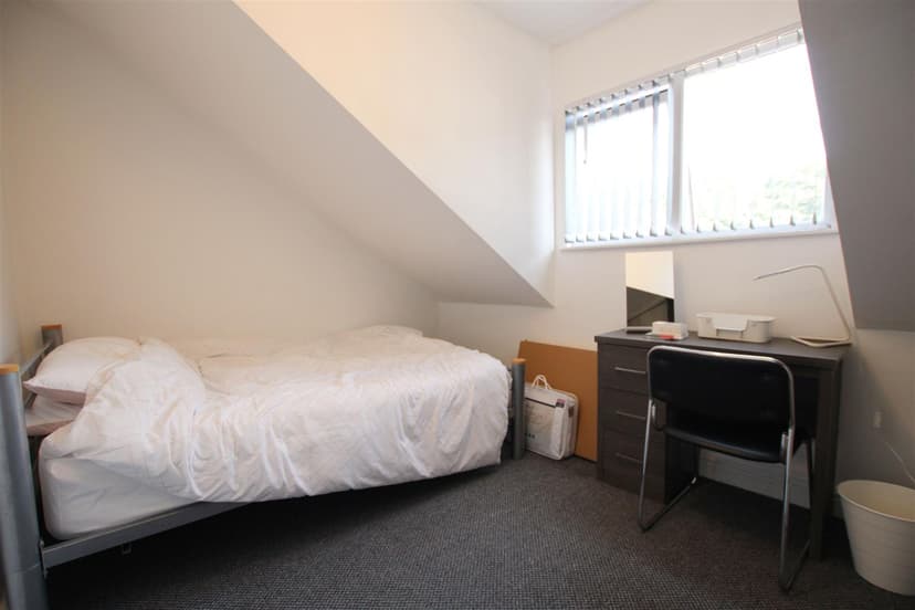 240, Heeley Road - Image 9