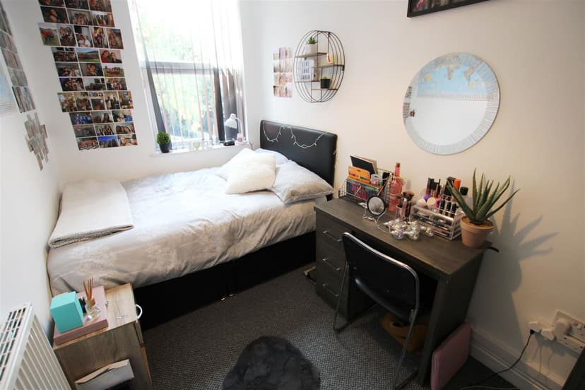 240, Heeley Road - Image 6