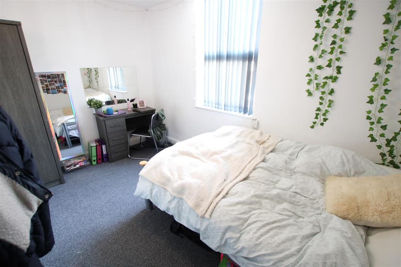 240, Heeley Road - Image 5