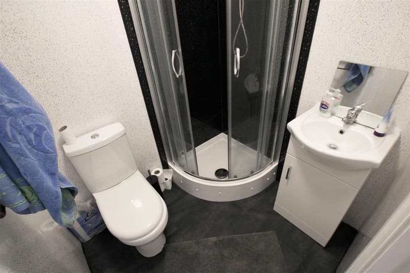 240, Heeley Road - Image 3