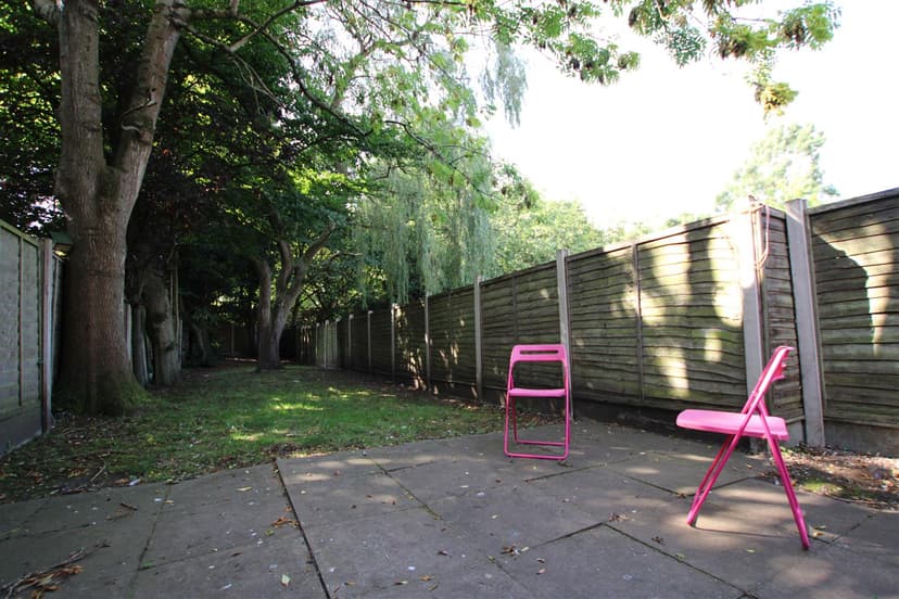 240, Heeley Road - Image 1