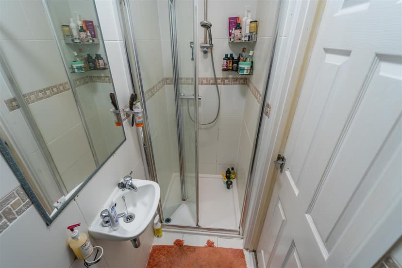 9A, Margaret Road - Image 6