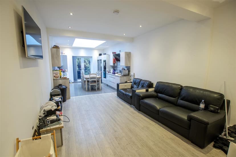 36, Luton Road - Image 11