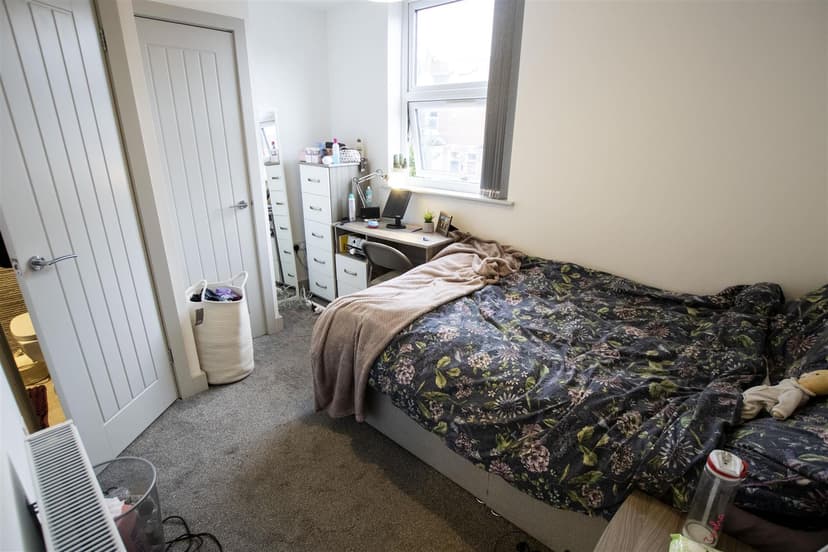 36, Luton Road - Image 5