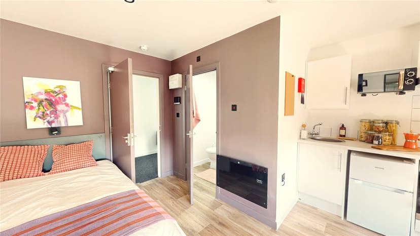 Flat 4, Twyning Road - Image 3