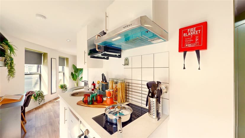 Flat 24, Twyning Road - Image 4