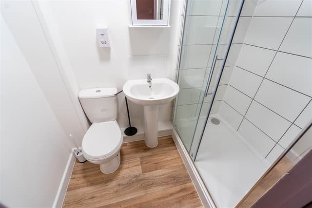 Flat 28, Twyning Road - Image 11