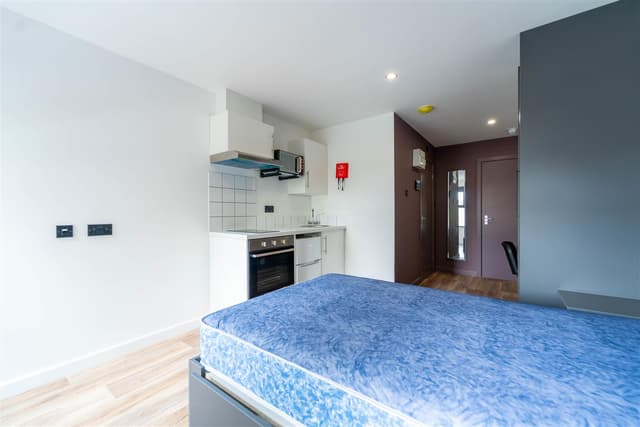 Flat 28, Twyning Road - Image 8