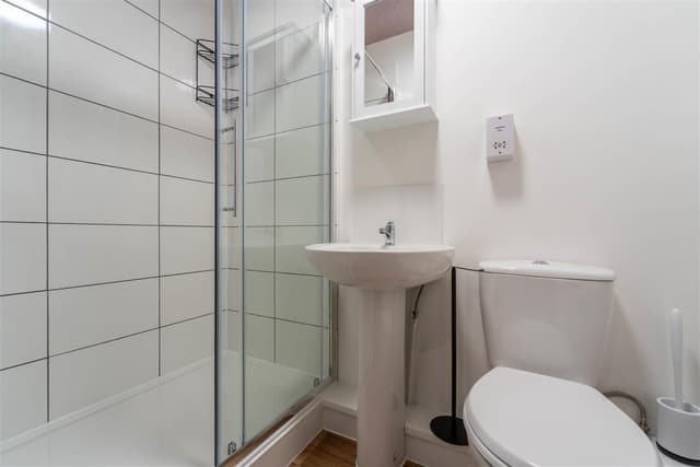 Flat 28, Twyning Road - Image 7