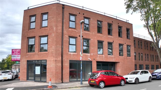 Flat 29, Twyning Road - Image 1