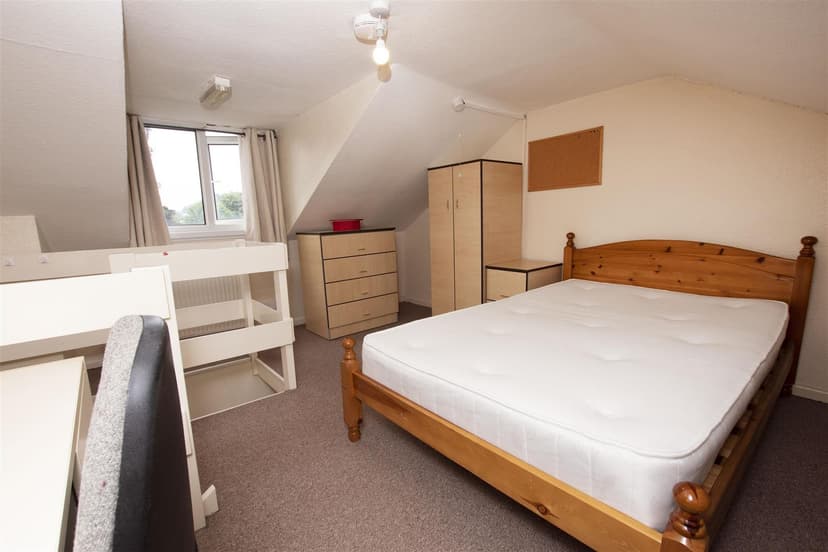 240, Tiverton Road - Image 7