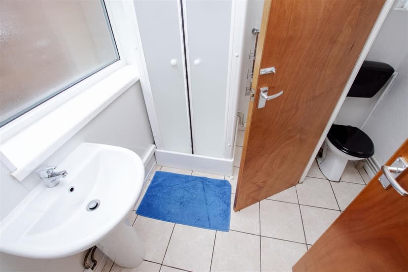 240, Tiverton Road - Image 4