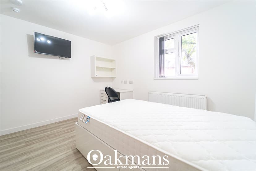 240, Tiverton Road - Image 13