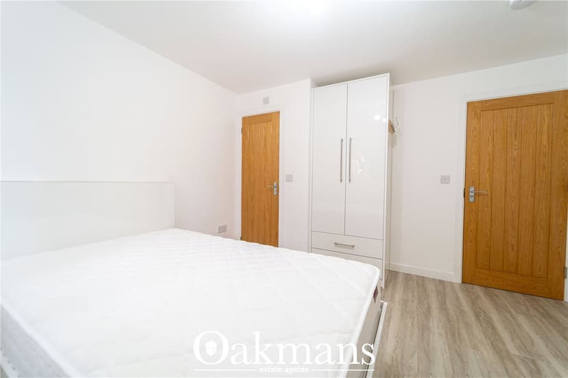 240, Tiverton Road - Image 11