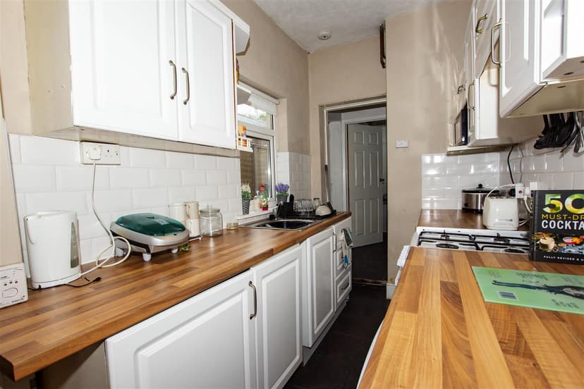70, Gleave Road - Image 6