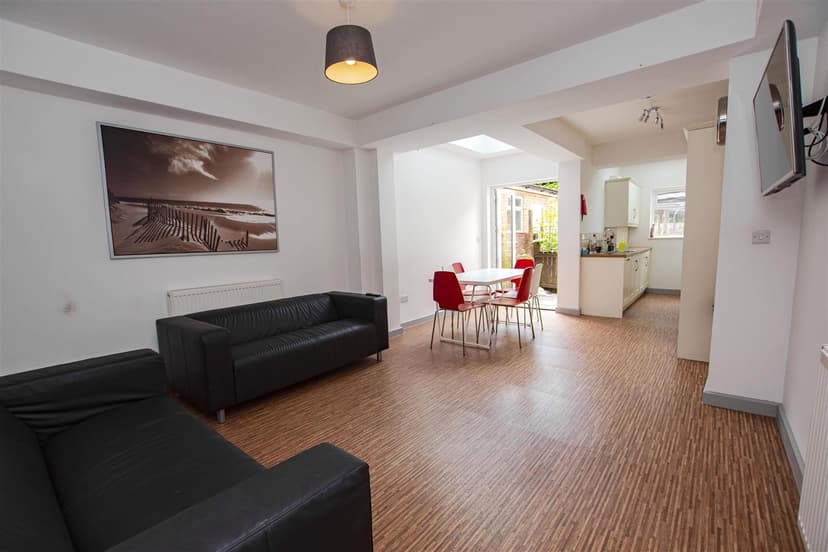 192, Hubert Road - Image 17