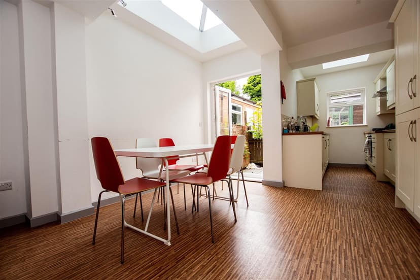 192, Hubert Road - Image 16