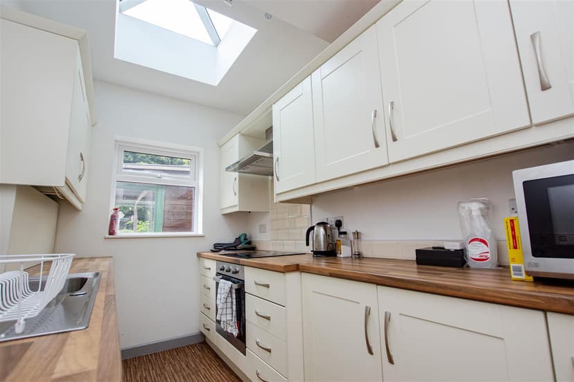 192, Hubert Road - Image 15