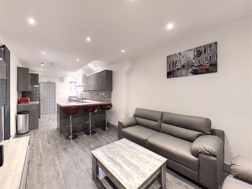 146, Dawlish Road - Image 25