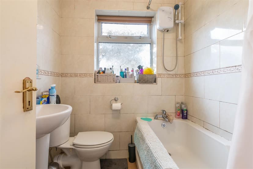 198, Dawlish Road - Image 2