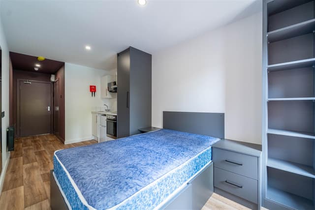 Studio 22, Pershore Road - Image 18