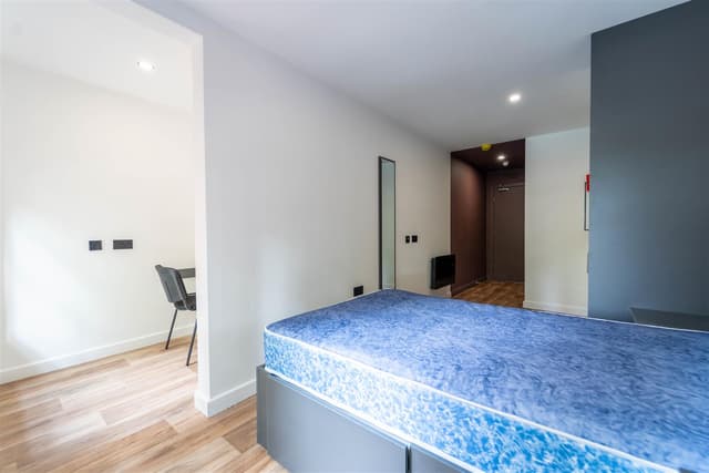 Studio 22, Pershore Road - Image 15