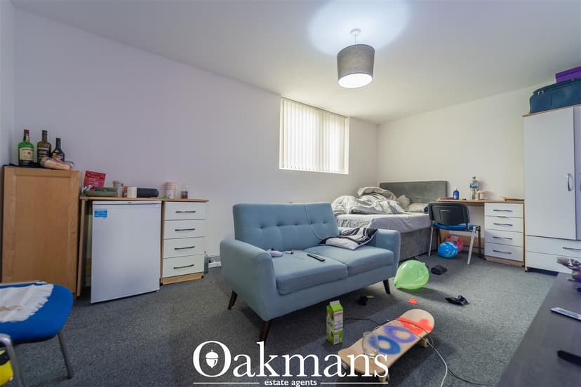 122, Oak Tree Lane - Image 16