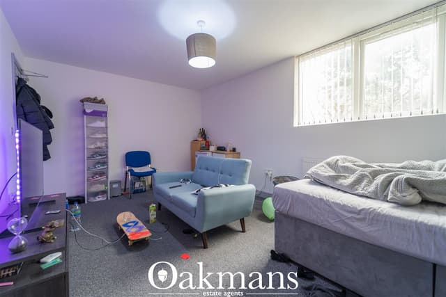 122, Oak Tree Lane - Image 14