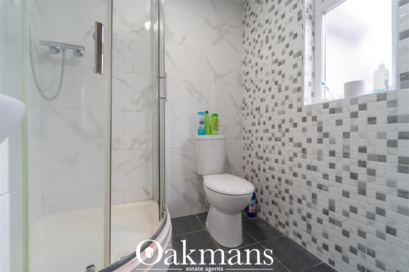 122, Oak Tree Lane - Image 10