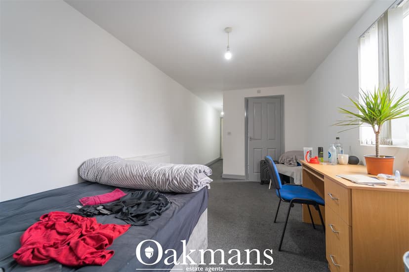 122, Oak Tree Lane - Image 8