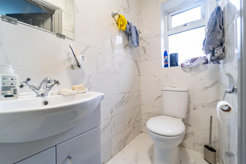 76, Gibbins Road - Image 23