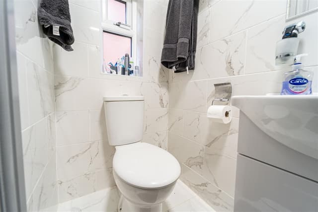 76, Gibbins Road - Image 20